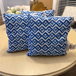 NWT Disney home throw pillow set of 3 reverse to clouds